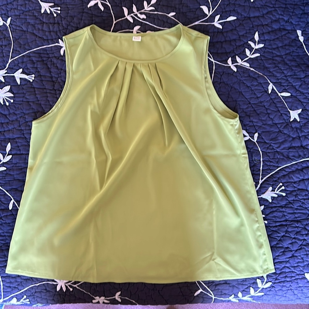 Sleeveless shell